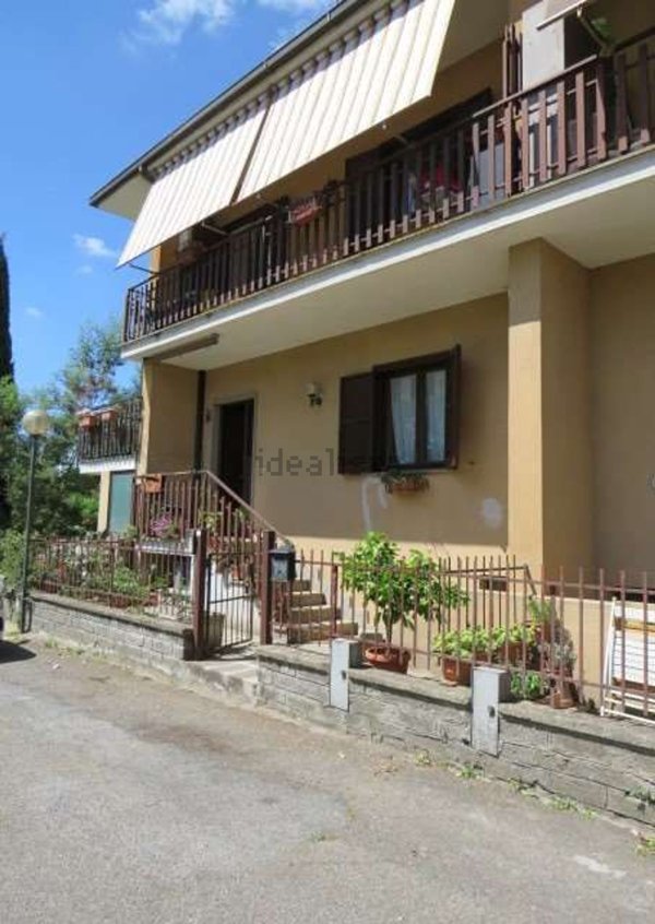 appartamento in vendita a Vetralla in zona Cura di Vetralla