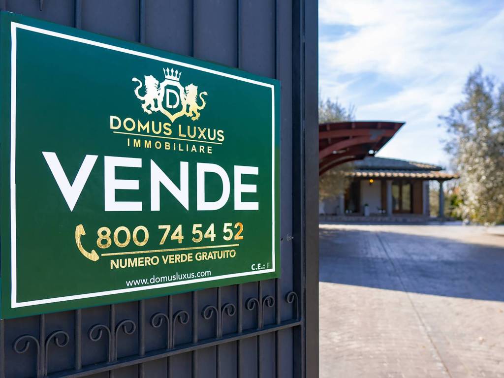 casa indipendente in vendita a Vetralla