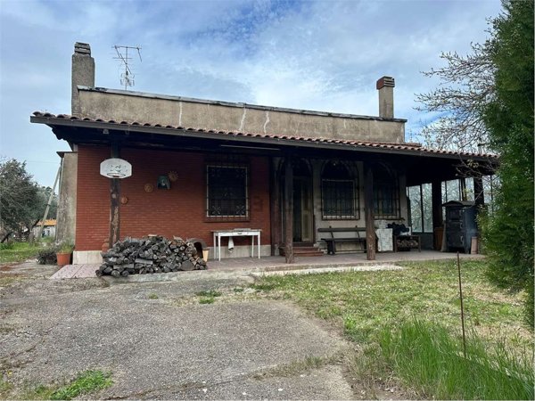 casa indipendente in vendita a Vetralla