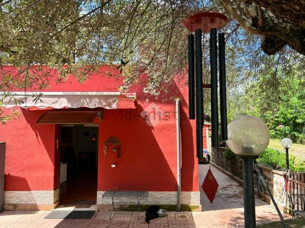 casa indipendente in vendita a Vetralla