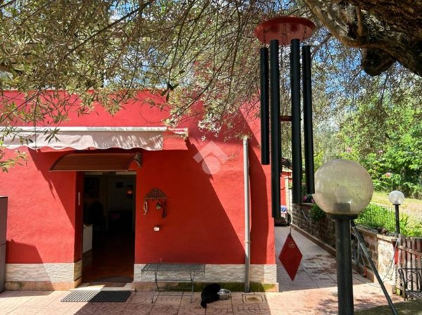 casa indipendente in vendita a Vetralla