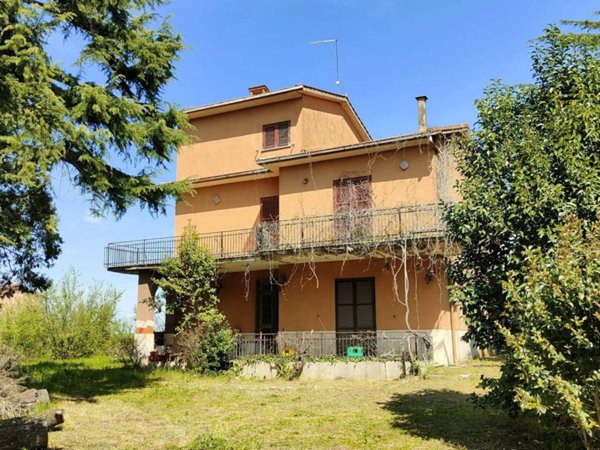 casa indipendente in vendita a Vetralla
