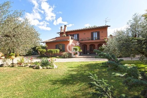 casa indipendente in vendita a Vetralla in zona Cura di Vetralla