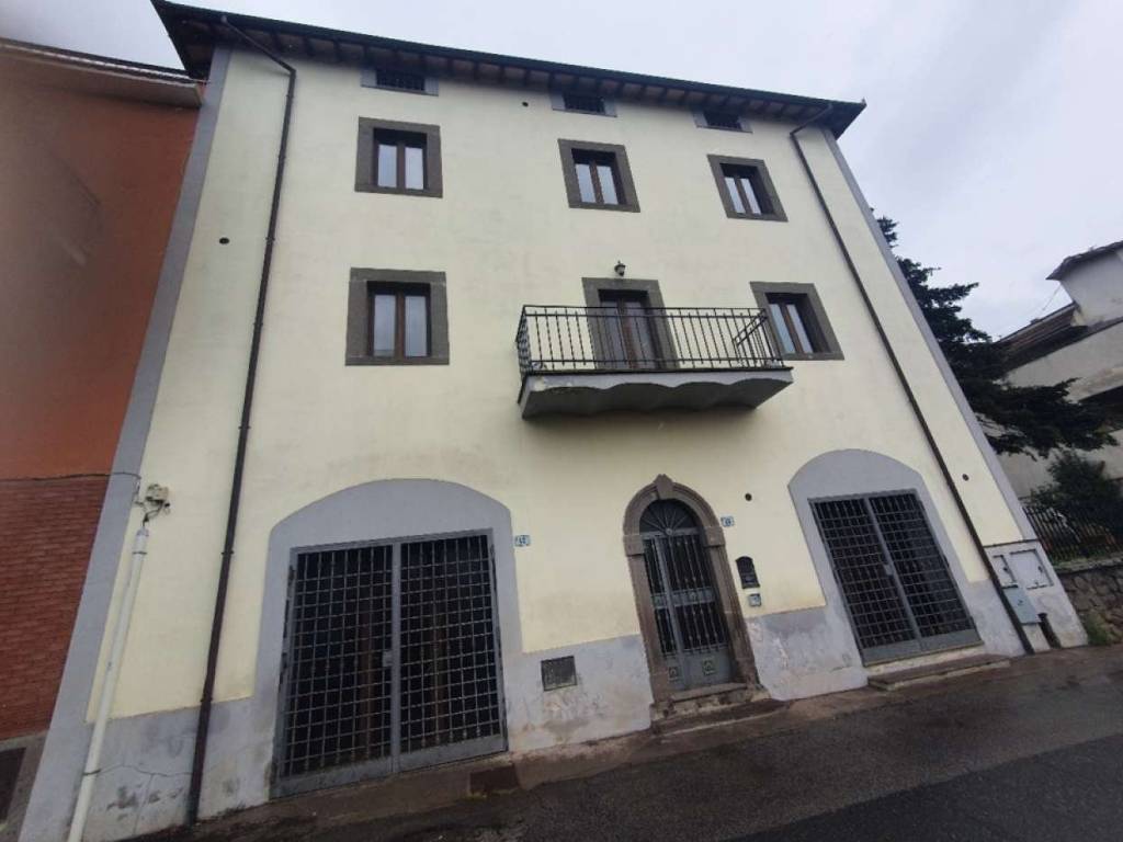 casa indipendente in vendita a Vetralla