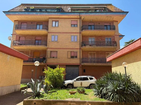 appartamento in vendita a Vetralla in zona Cura di Vetralla