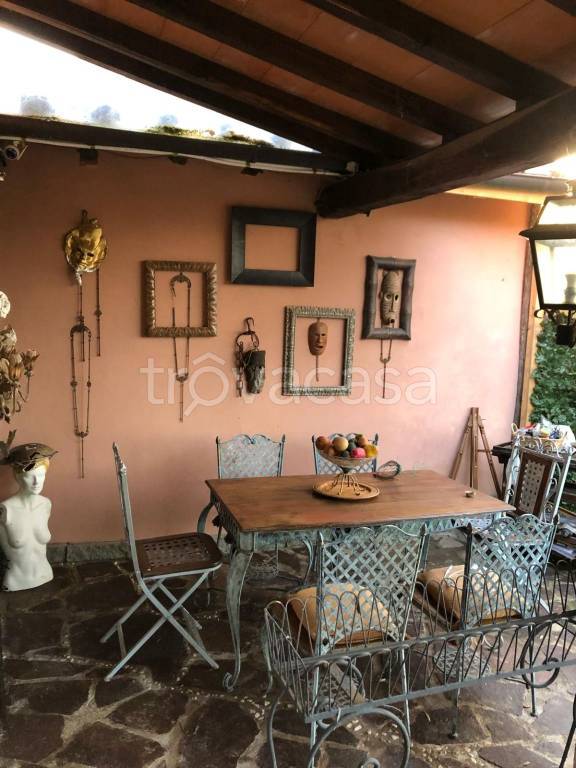 casa indipendente in vendita a Vetralla in zona Cura di Vetralla