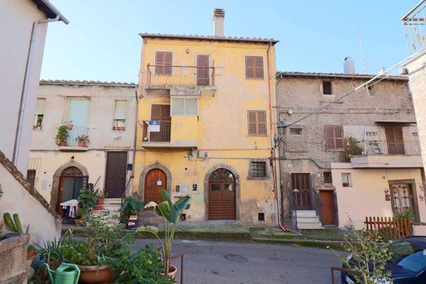 casa indipendente in vendita a Vetralla