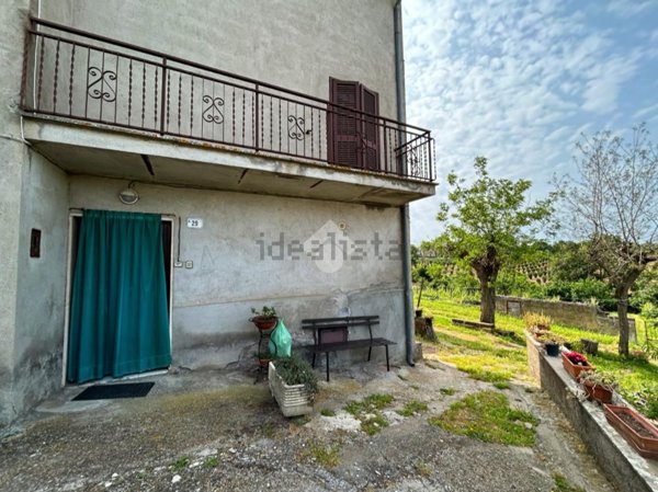 appartamento in vendita a Vetralla in zona Tre Croci