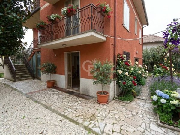 casa indipendente in vendita a Vetralla in zona Tre Croci