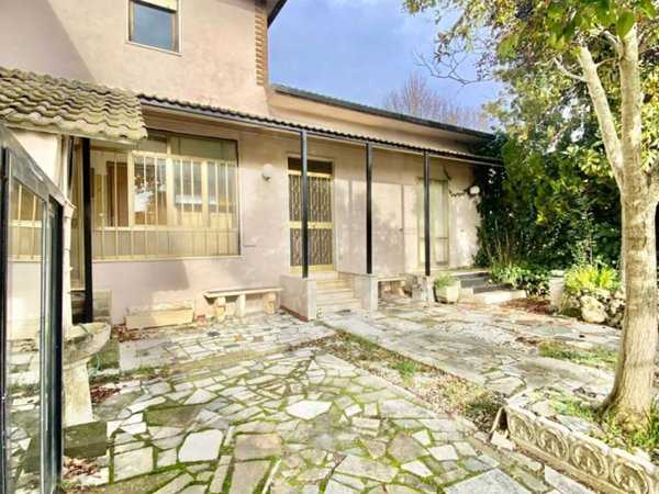 casa indipendente in vendita a Vetralla