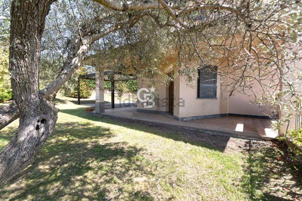 casa indipendente in vendita a Vetralla
