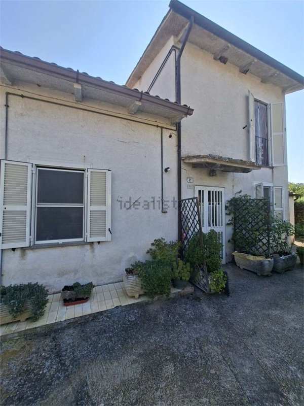 appartamento in vendita a Vetralla in zona Pietrara