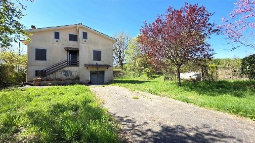 casa indipendente in vendita a Vetralla