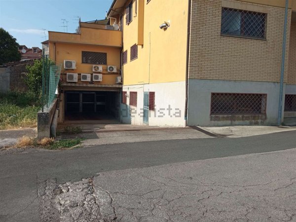 locale di sgombero in vendita a Vetralla in zona Cura di Vetralla