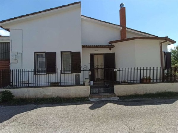 pentavano in vendita a Vetralla