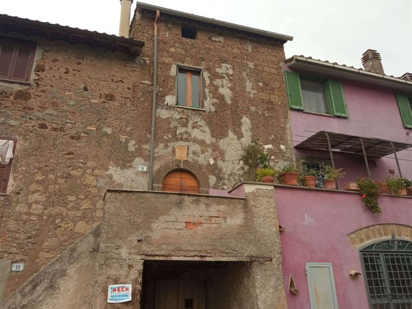 casa indipendente in vendita a Vetralla
