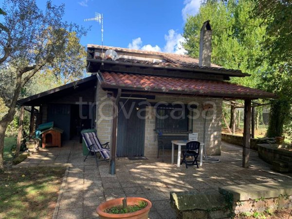 casa indipendente in vendita a Vetralla