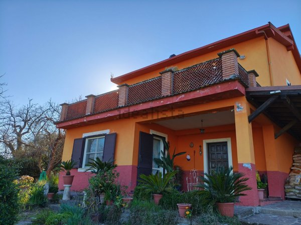 casa indipendente in vendita a Vignanello