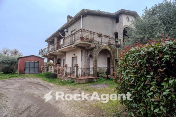 casa indipendente in vendita a Vignanello