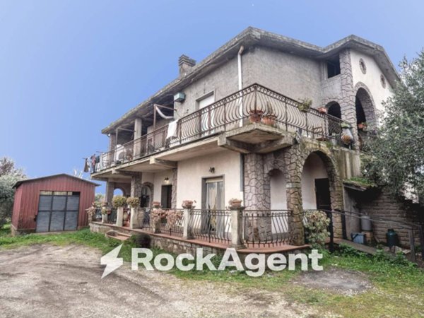 casa indipendente in vendita a Vignanello