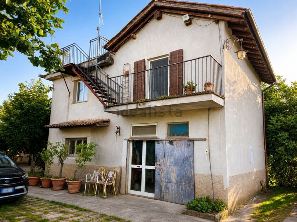 casa indipendente in vendita a Vignanello