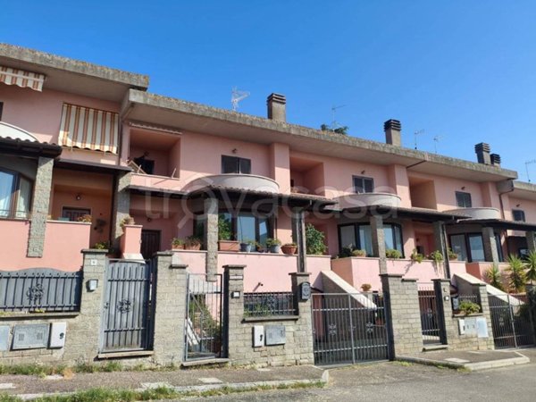 casa indipendente in vendita a Vignanello