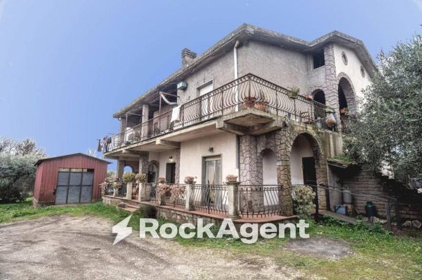 casa indipendente in vendita a Vignanello