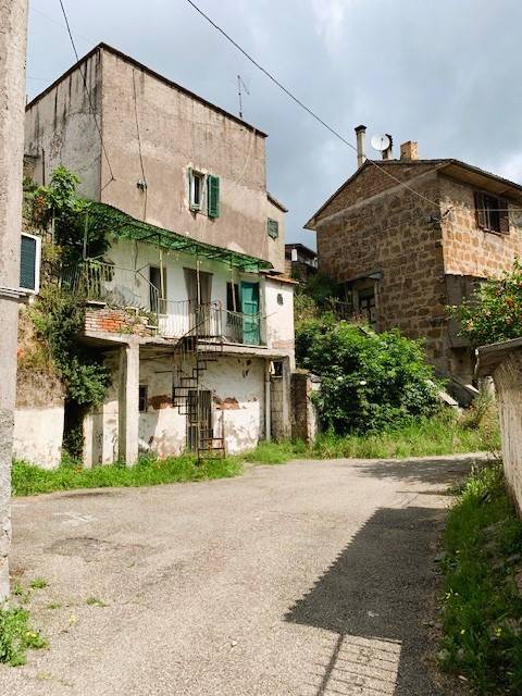 casa indipendente in vendita a Viterbo in zona Grotte Santo Stefano