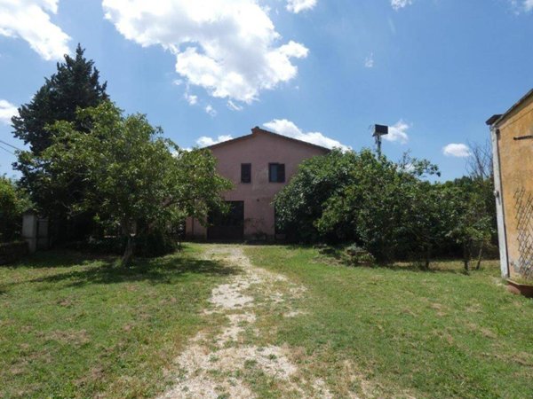 casa indipendente in vendita a Viterbo in zona Castel d'Asso