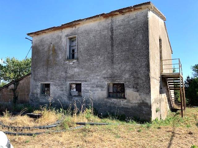 casa indipendente in vendita a Viterbo in zona Fastello