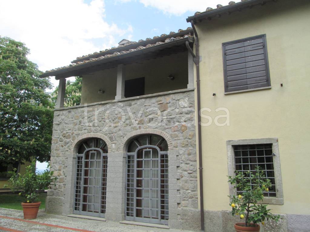 casa indipendente in vendita a Viterbo in zona Bagnaia