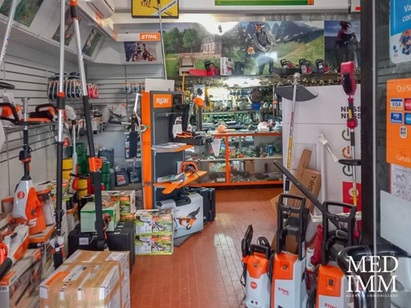 negozio in vendita a Viterbo