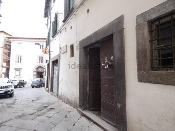 locale di sgombero in vendita a Viterbo in zona Centro Città