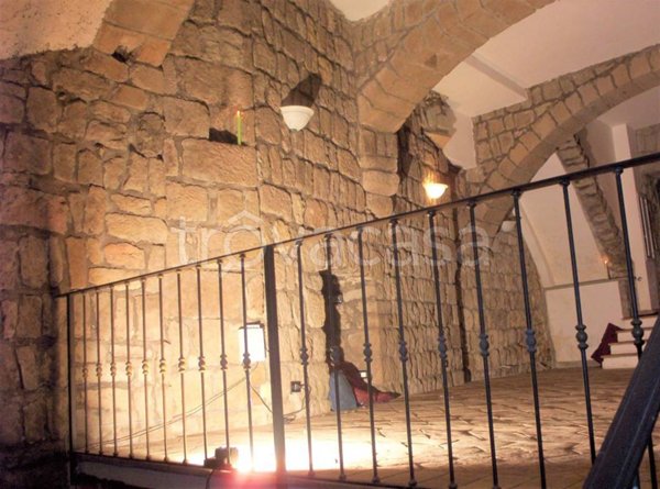 negozio in vendita a Viterbo in zona Centro Città