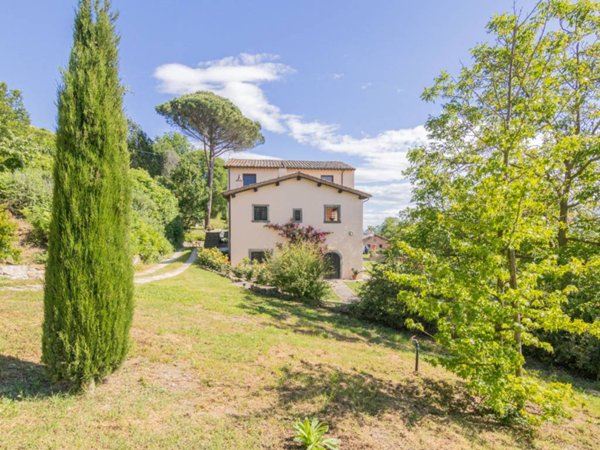 casa indipendente in vendita a Viterbo in zona Grotte Santo Stefano