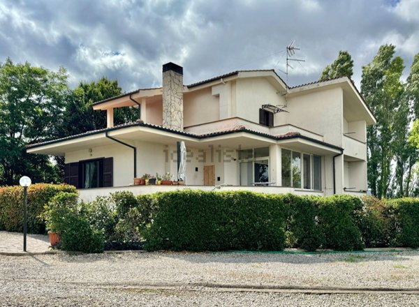 casa indipendente in vendita a Viterbo