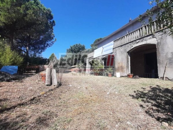 casa indipendente in vendita a Viterbo in zona Roccalvecce