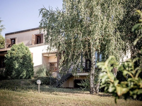 casa indipendente in vendita a Viterbo
