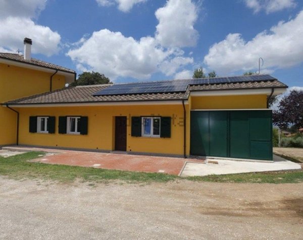 casa indipendente in vendita a Viterbo in zona La Quercia