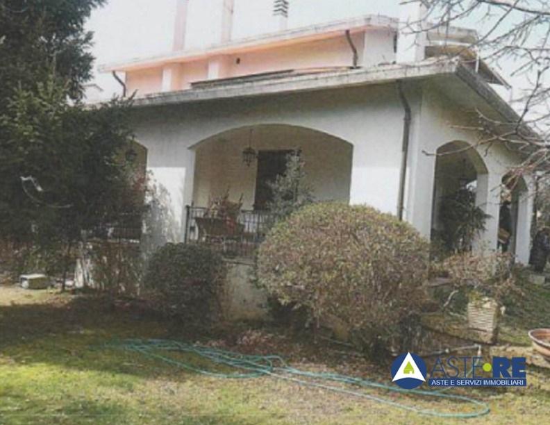 casa indipendente in vendita a Viterbo