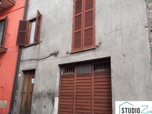 casa indipendente in vendita a Viterbo in zona Grotte Santo Stefano