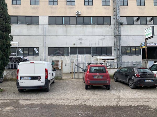locale commerciale in vendita a Viterbo