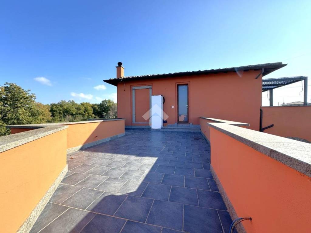 casa indipendente in vendita a Viterbo