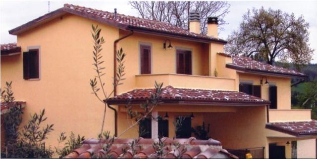 casa indipendente in vendita a Viterbo
