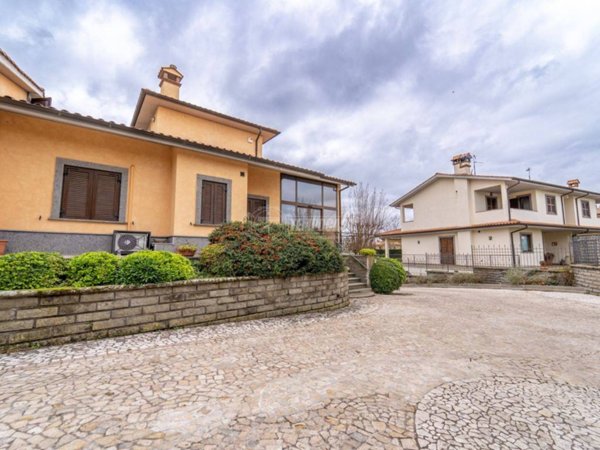 casa indipendente in vendita a Viterbo in zona Belcolle