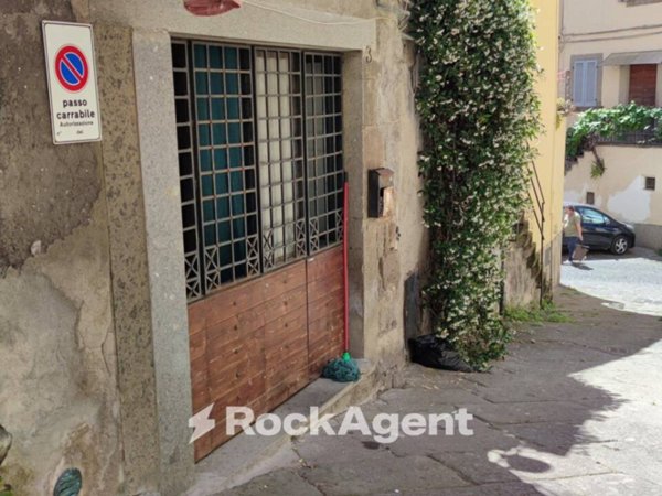 locale commerciale in vendita a Viterbo in zona Centro Città