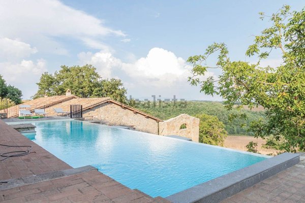 casa indipendente in vendita a Viterbo