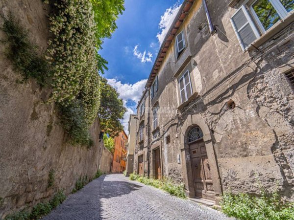 appartamento in vendita a Viterbo in zona Centro Città