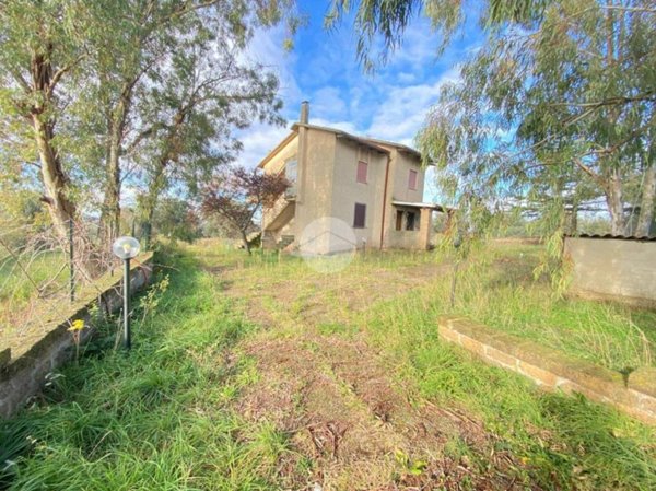 casa indipendente in vendita a Viterbo in zona Castel d'Asso