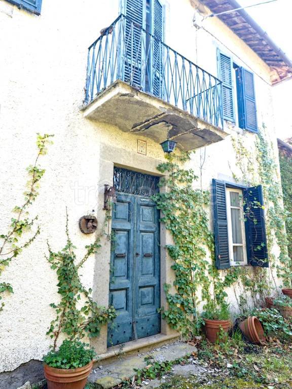 casa indipendente in vendita a Viterbo in zona San Martino al Cimino